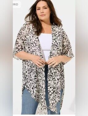 NWT Torrid Textured Chiffon Kimono Sheena Floral Deep Black, Size 0 (12)